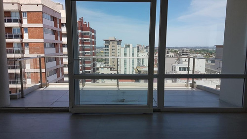 Imagen 4 de 18 de Piso De 4 Ambientes - Vista Al Mar - Alvarado Y Parque San Martín