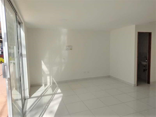 Local En Arriendo Ubicado En Rionegro Sector Los Colegios (21565).