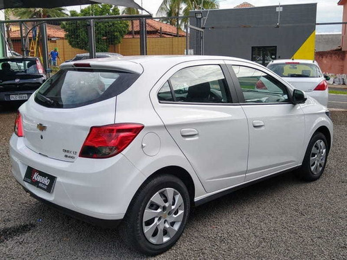 Imagem 3 de 8 de Chevrolet Onix 1.0 Mt Lt 2015