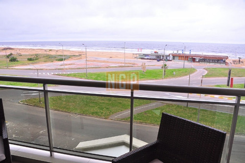 Imagen 25 de 30 de Apartamento En Brava, 3 Dormitorios