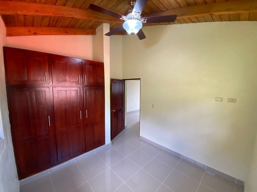 Imagen 4 de 12 de Se Vende Casa En Constanza