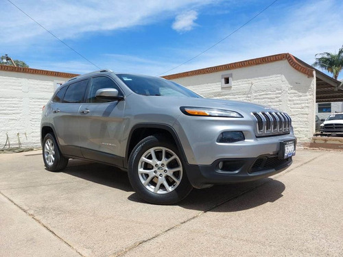 Jeep Cherokee 2.4 Latitude Mt