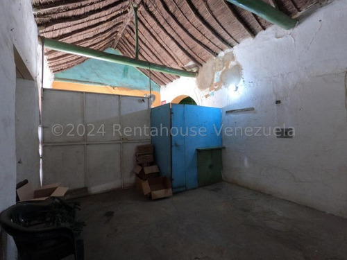 Julio R Perez Vende Casa Granja Cabudare Con Mas 4600 Mts2 Jrp