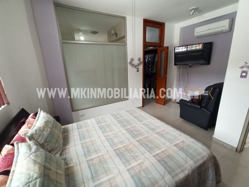 Imagen 9 de 18 de Mk Inmobiliaria Vende Exclusivo Townhouse Ubicado Av Principal El Castaño, Conjunto Privado / 04128517764