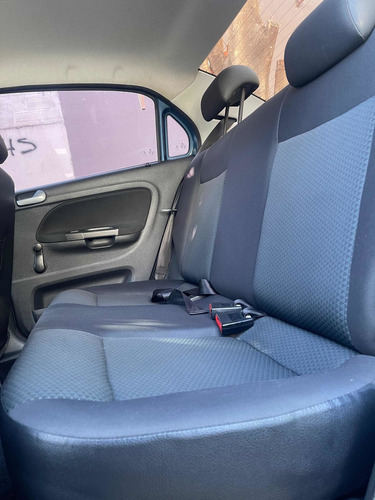 Imagen 16 de 25 de Volkswagen Voyage 2018 1.6 Trenline 101cv