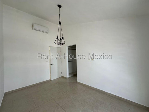Casa En Renta En Zakia, Querétaro Sr