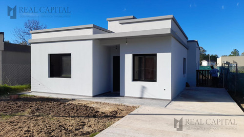 Casa En Barrio Nueva Zelaya - Pilar - Terreno 375 M2