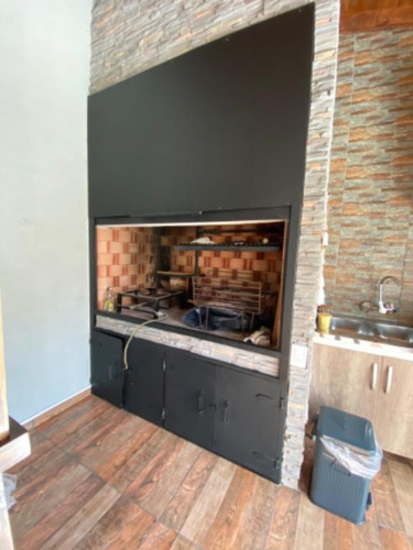 Casa En Venta - 2 Dormitorios 2 Baños - 230mts2 - Mar Del Plata