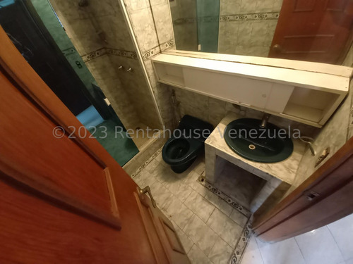 Amplio Y Comodo Apartamento Para Diseñar A Su Estilo Con Detalles Mediterraneos En Piedra Y Madera, Con Excelente Ubicacion Zona Norte De La Gran Valencia, Piso Medio, Edificio Conservado