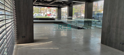 Local Comercial En Arriendo En Vitacura