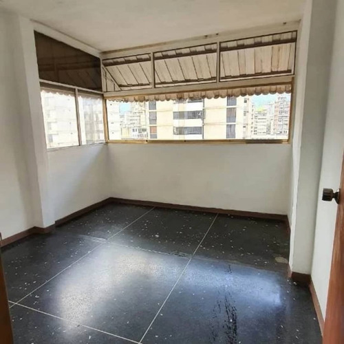 Bello Apartamento De 86 Mtrs2 Con 4 Habitaciones Y 2 Baños Se Vende Ubicado En La Candelaria - Av Universidad