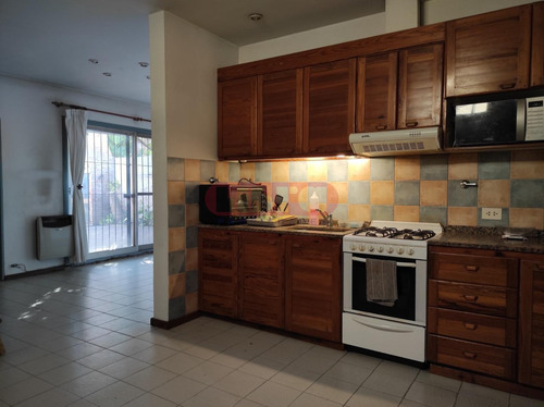 Casa En 1 Planta, 3 Habitaciones, Jardín, Pileta Y Parrilla.