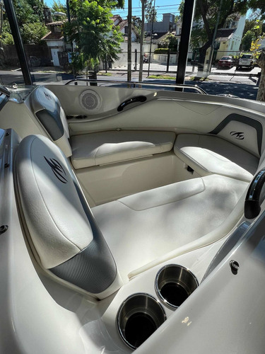 Lancha Monterey 204 Fs - Volvo Penta V8 - Santana Yachts