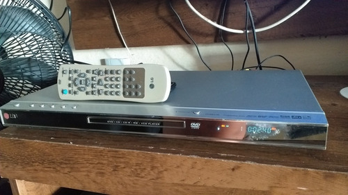 Imagem 1 de 7 de Aparelho De Dvd LG Com Controle Remoto Funcionando Que Lindo