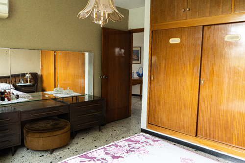 Vendo Amplia Casa En Esquina En El Limon, Urb El Pinal. 25-7362 More