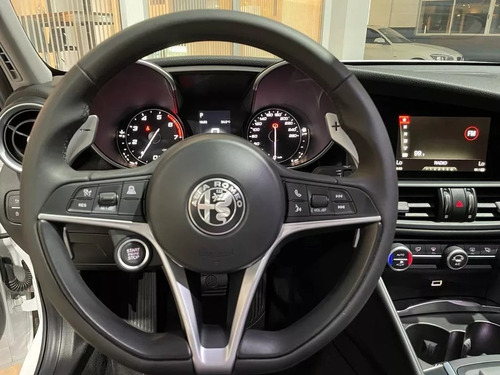 Alfa Romeo Giulia 2.0 200cv 200 Distinctive