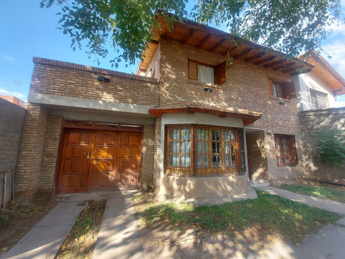 Gran Casa Club Aleman 4 Hab, Guaymallén, Mendoza.