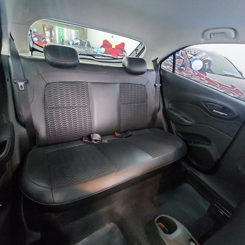 Imagem 10 de 12 de Chevrolet Onix 2017 1.4 Ltz Aut. 5p