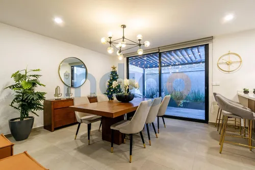 Casa En Venta En El Nuevo Refugio, Finos Acabados Y Distribución.