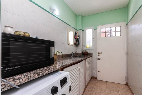 Hermoso Chalet De 5 Amb. En El Centro De Lanusita
