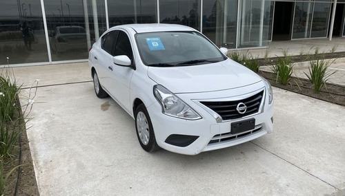 Nissan Versa Sense Automático 1.6 2017