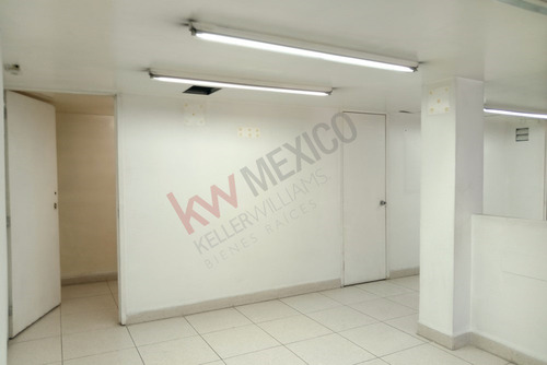 Edificio Con Local En Esquina Sobre Avenida Principal: Calz. Ignacio Zaragoza
