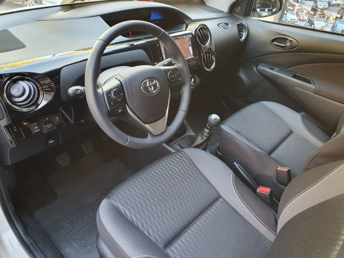 Imagen 15 de 20 de Toyota Etios Xls Pack 1.5 0km 2023