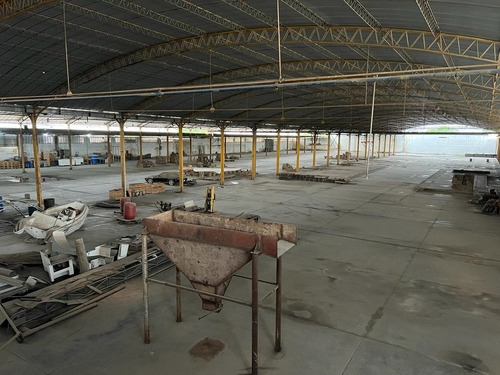 Imagen 1 de 14 de Galpon En Venta, Los Mesones, Barcelona