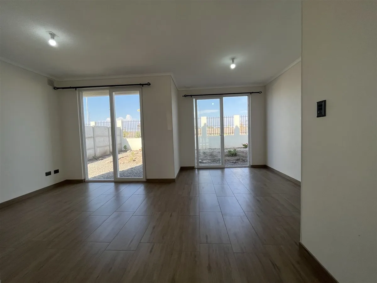Imagen 3 de 28 de Casa En Venta De 3 Dorm. 3 Baños 1 Estar En Padre Hurtado