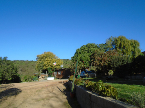 Parcela Con 2 Construcciones. Cercana Acceso Troncal Sur...