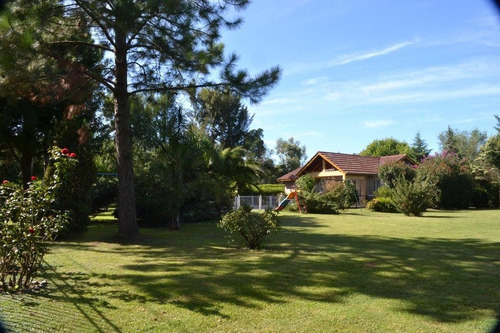 Casa Quinta  En Venta Ubicado En Centro Agricola El Pato, Berazategui, G.b.a. Zona Sur