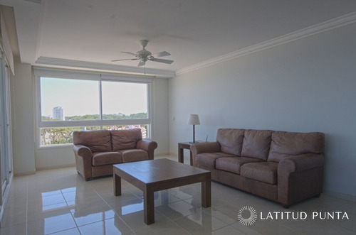 Imagen 3 de 30 de Apartamento En Le Jardin, 3 Suites Más Dependencia