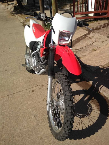 Imagen 4 de 8 de Honda 230 F
