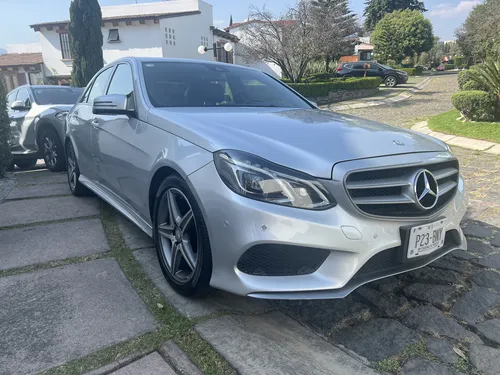 Mercedes Benz E400 Sedan