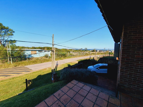 Venta De Casa De 3 Dormitorios En Manantiales Punta Del Este - Ref: 4357