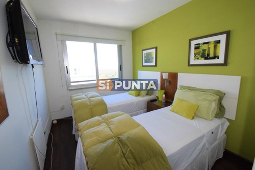 Imagen 21 de 30 de Pent House , 3 Dormitorios A Nuevo ! Con Servicios!