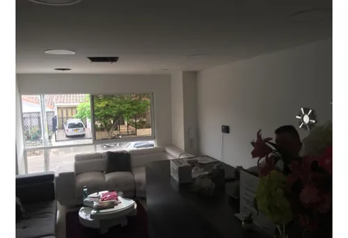 Venta Aparta-estudio De 40mts2 En La Flora, Norte De Cali 9747.