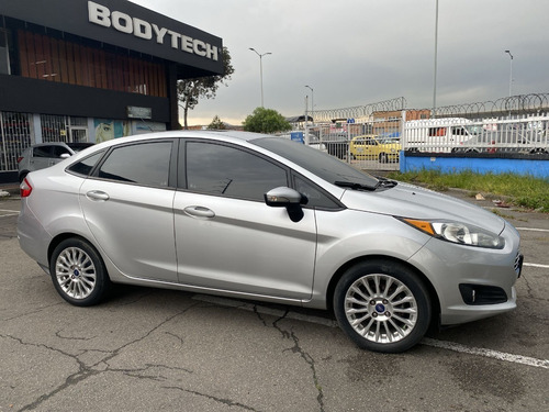 Imagen 4 de 25 de Ford Fiesta 2014