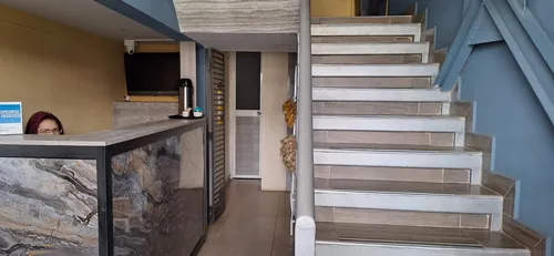 Edificio Apartaestudios-hotel/barrio Junin