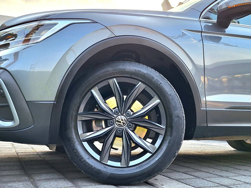 Volkswagen Tiguan 5p Comfortline L4/1.4/T Aut