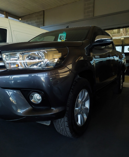 Imagen 16 de 21 de Toyota Hilux 4x2 Dc Srv 2.8 Tdi 6 At