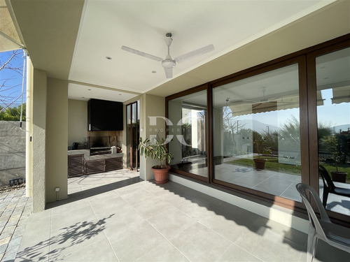 Casa En Arriendo Chamisero Chicureo Colina