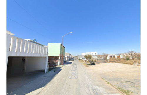 Venta De Casa En Recuepracion, Cerrada Campo Real, Nuevo Laredo. Sh05