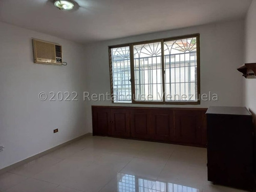Imagen 20 de 29 de Hermosa Casa Unifamiliar, Moderna, Con Cocina Semiequipada En Trigal Norte, Pisos De Porcelanato, Area De Bar Con Aire Splitt Que Abarca Para La Sala Patio Confortable, Ubicada En Calle Cerrada
