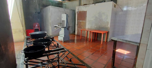 Imagen 6 de 6 de Casa Comercial En Venta En Av Las Delicias Maracaibo Apí 1463