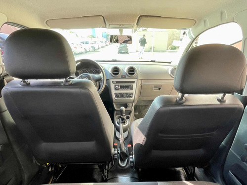 Imagen 13 de 17 de Volkswagen Gol Trend 2013 1.6 Pack I 101cv
