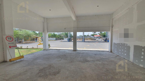 Local En Renta En Veracruz, En Gasolinera Coyol, A Una Cuadra De La Calle Galeana, 5 Cuadras De Bodega Aurrera, A 5 Minutos De La Plaza Coyol Laguna Y Chedraui Coyol Veracruz.