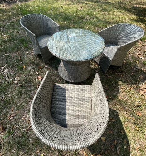 Imagen 6 de 10 de Juego De Jardin Mesa+ 3 Sillones Ratán +fogonero De Obsequio