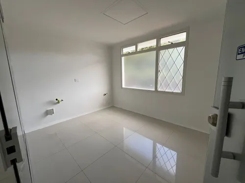 Consultorio En Arriendo/venta En Los Cedros. Cod V16262