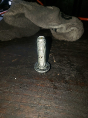 Tornillo De Engrane De Flecha Balanceadora Sprinter Om 651 (Usado)